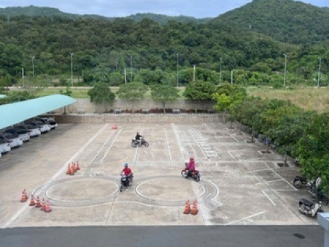 Sân thi xe máy hạng A1